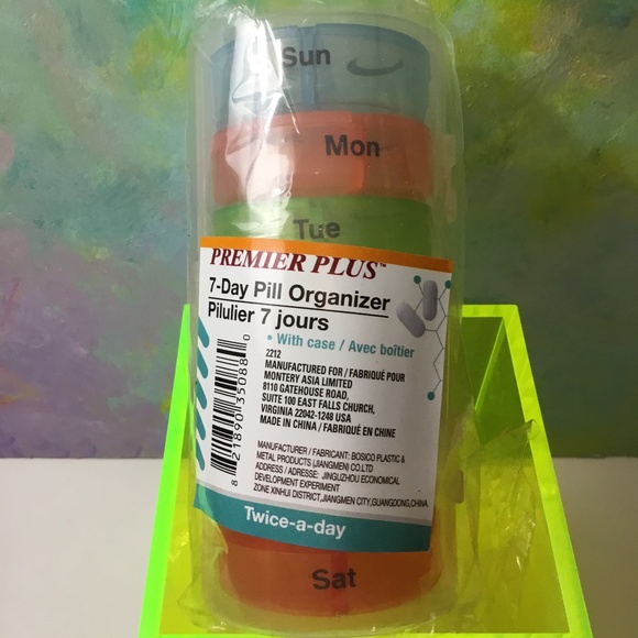 New 7 Day Pill Organizer - Picture 1 of 3